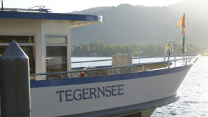 Aufnahme vom Schiff bei Sonnenuntergang